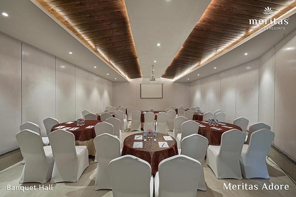 Meritas Adore Resort Lonavala Eksteriør bilde